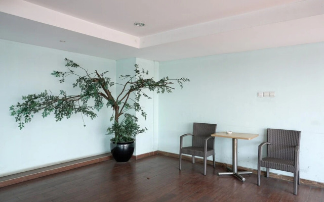 Luxurious 1BR Apartment at Belmont Residence