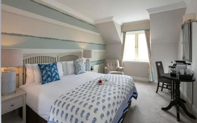Schull Harbour Hotel & Leisure Centre