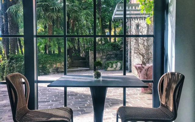 Villa Liberty - Lake Como Rooms & SPA