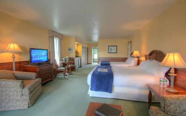 Spruce Point Inn