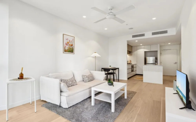 Brisbane 1BR With Pool, Spa, Sauna and Balcony – Guest Rooms – Brisbane