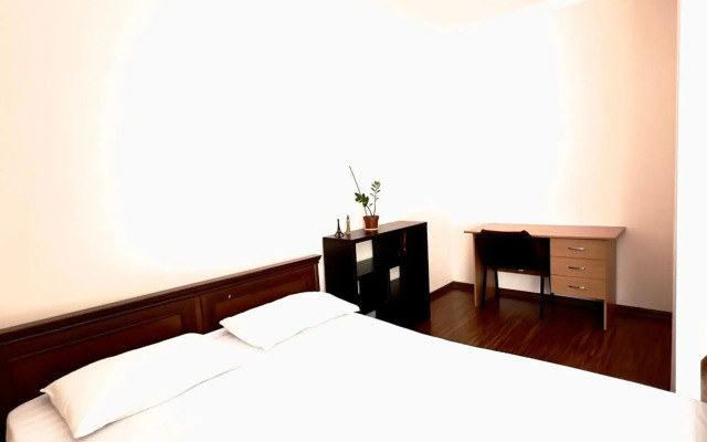 Уютная 1-комнатная квартира возле Байтерека