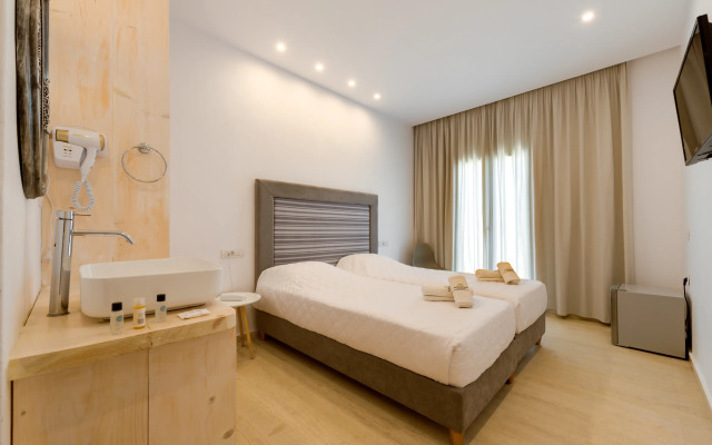 Anamar Santorini
