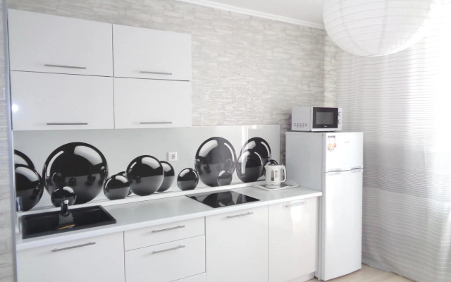 Апартаменты на улице Авиаторов 42