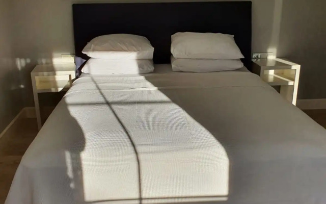 Teos Lodge Pansiyon & Restaurant