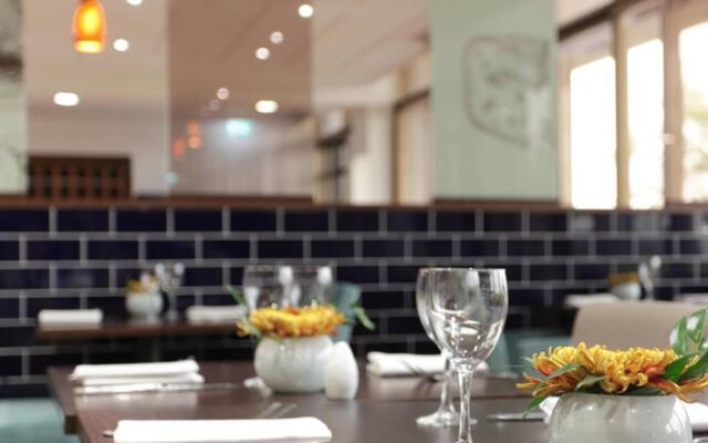 Renaissance London Heathrow Hotel