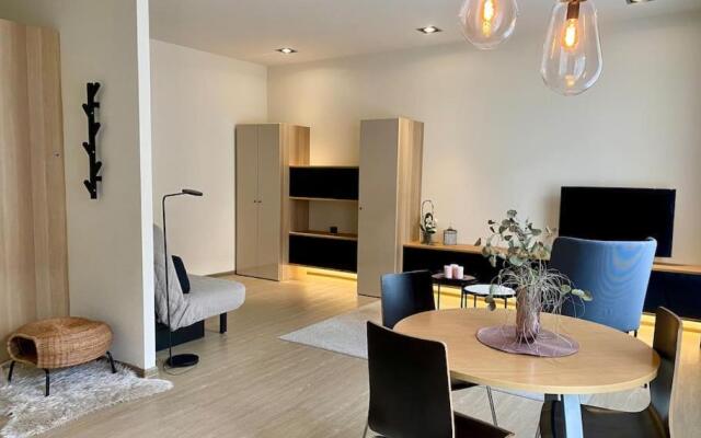 CITY HALL Studio Apartment by Hostlovers