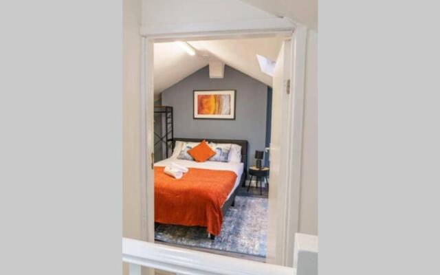 Industrial Lodge Bolton by Prime Stay