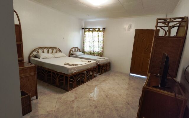 Bluewaves Resort -  Basdaku by Hiverooms