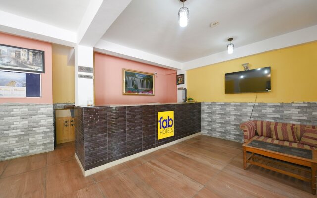 Fabhotel Chandra Palace