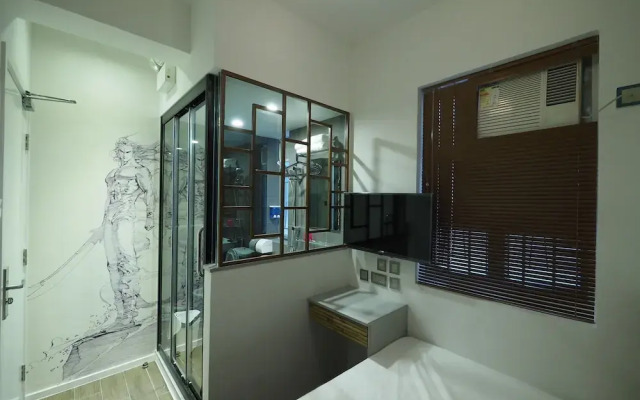 Panda's Hostel - Comics