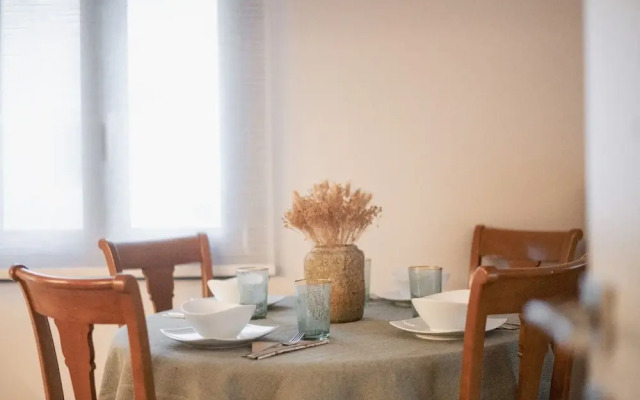 Elegant City Apartment - 250m From Solomos Square