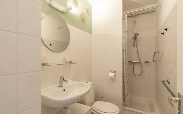 Spacious Holiday Apartment for 4 People
