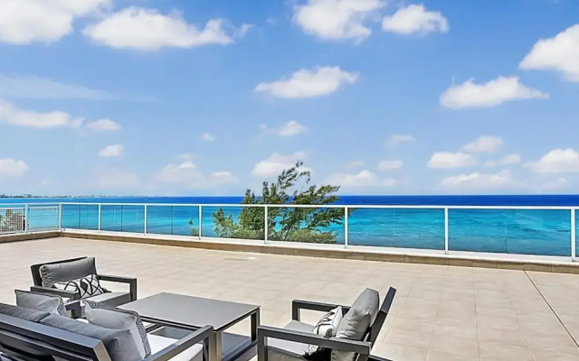 Luxury Penthouse Condo With 360 Oceanviews