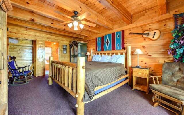 Mountaintop Lodge - Eight Bedroom Cabin