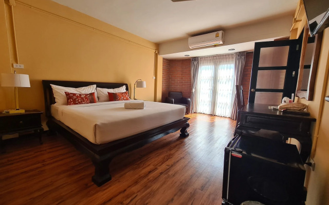 The 8 Factory Hotel Phitsanulok