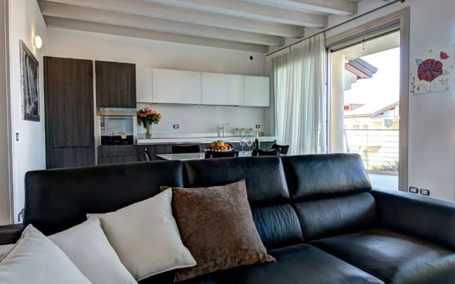 Sirmione Halldis Apartments