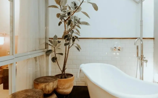 The House Tour Hotel with The Potting Shed