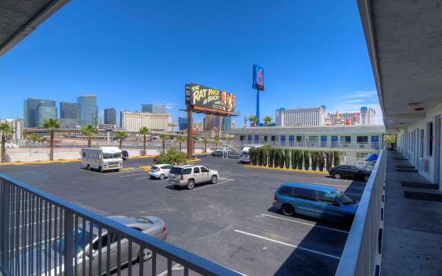 Motel 6 Las Vegas, NV – I-15 Stadium