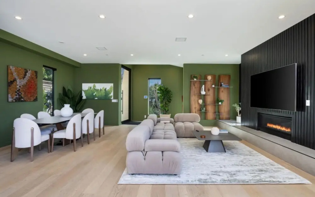 The Bella Villa 2 in Venice