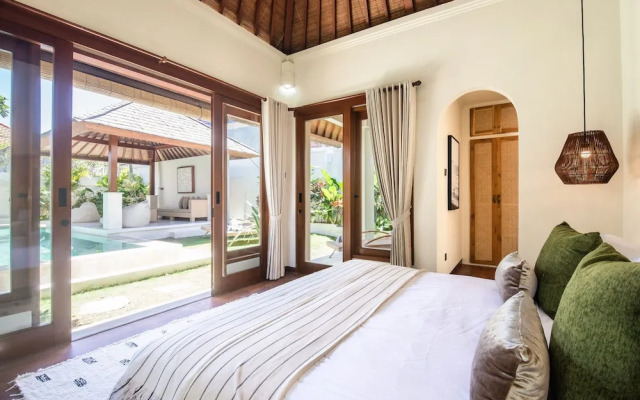 Canggu 400m Tobeach Escape 4br Designer Villa