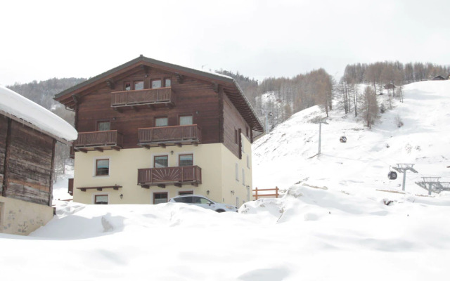 Modern Holiday Home in Livigno Italy near Ski Area
