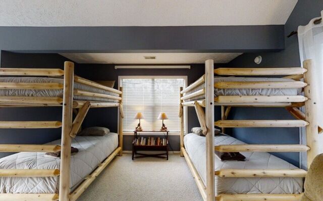 Amazing Sunsets 3 Bedroom Home by RedAwning