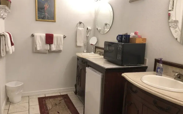 Echo Canyon Spa Resort (Adults Only)