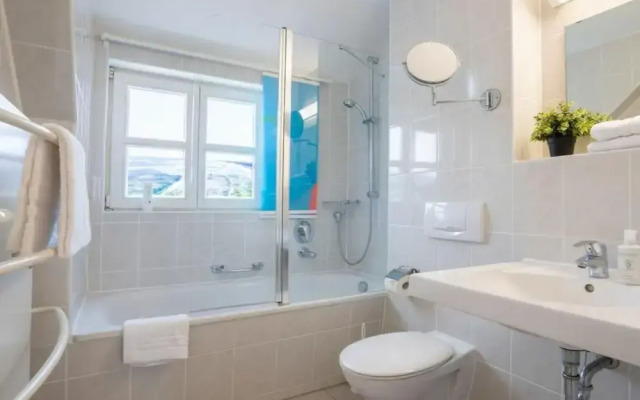 Comfy Apartment With Terrace