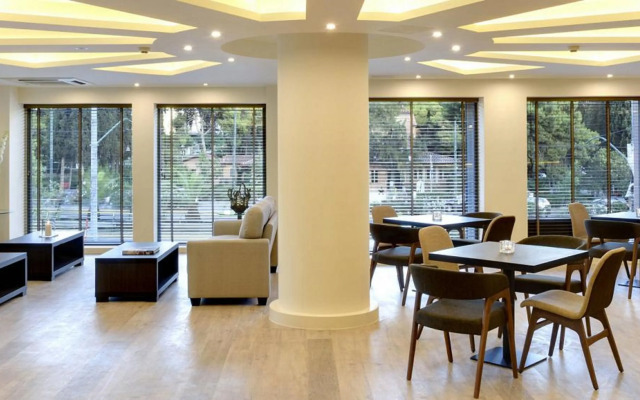 Athens Avenue Hotel