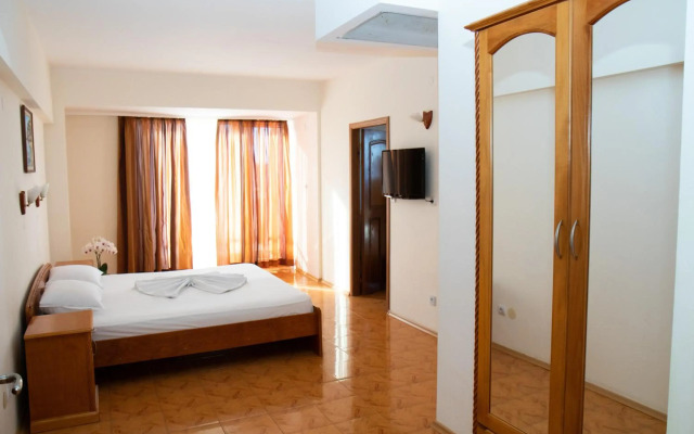 Hotel Sunny