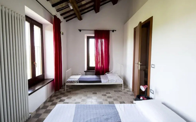 Charming Apartment in Ascoli Piceno Near Village