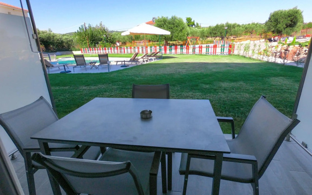 Finikas Garden Beach Resort Nikiti