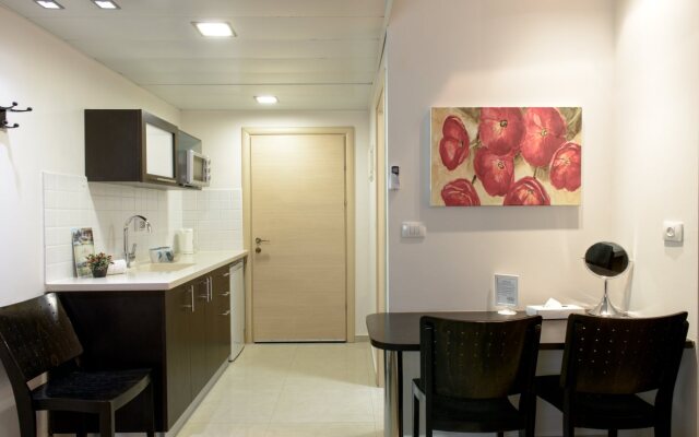 Royalty Suites