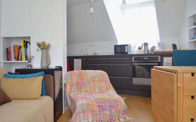 Top Floor Flat Near Bastille