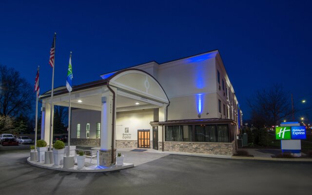 Holiday Inn Express Cleveland Airport - Brookpark by IHG