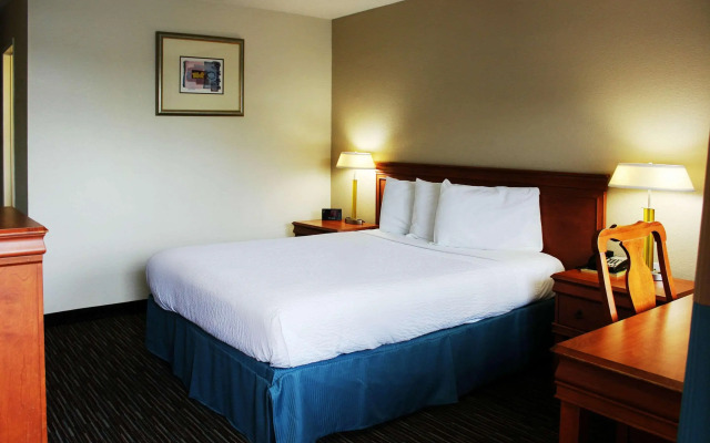 Rodeway Inn Near University-Gateway to Yosemite