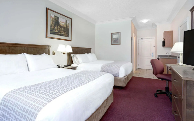 Holiday Inn Victoria Elk Lake by IHG