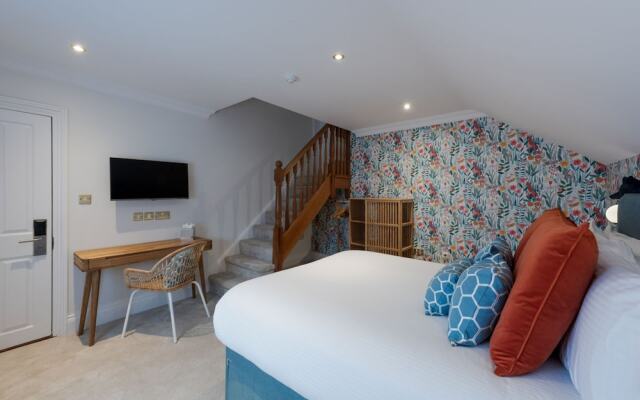 The Clarence Boutique Rooms