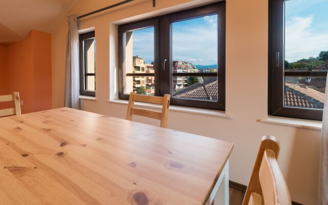 FM Premium 2-BDR Apartment - Spacious Loft