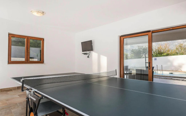 Holiday Villa in Rovanjska with pool, near Zadar