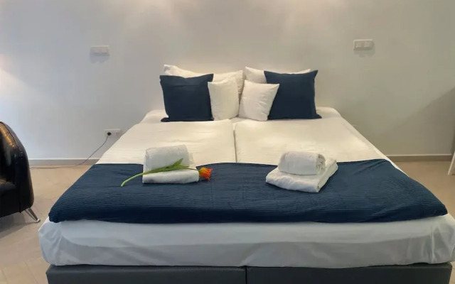 Smart Carrara Apartments