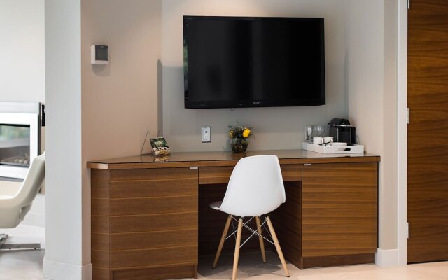 Pointhouse Suites On Sargeant Bay