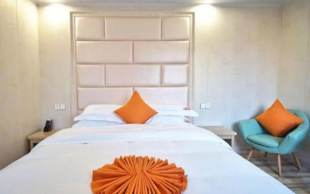 Shell Shanghai Baoshan District  Songbin Road Subway Station Hotel