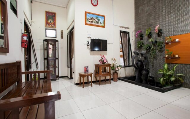 Reddoorz Near Singha Merjosari Park