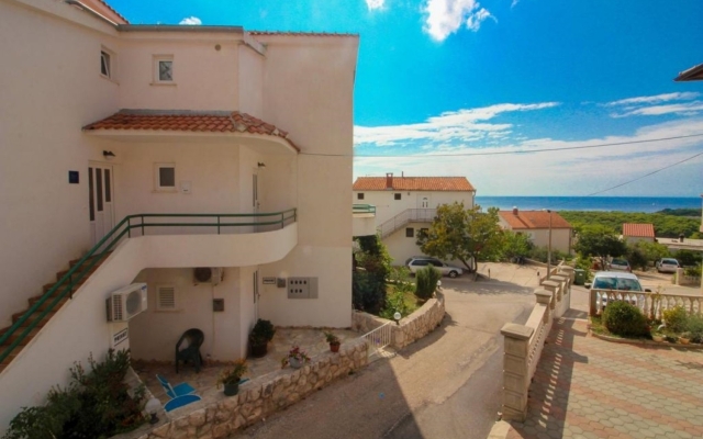 Apartment Šara - free parking A2 Primosten, Riviera Sibenik