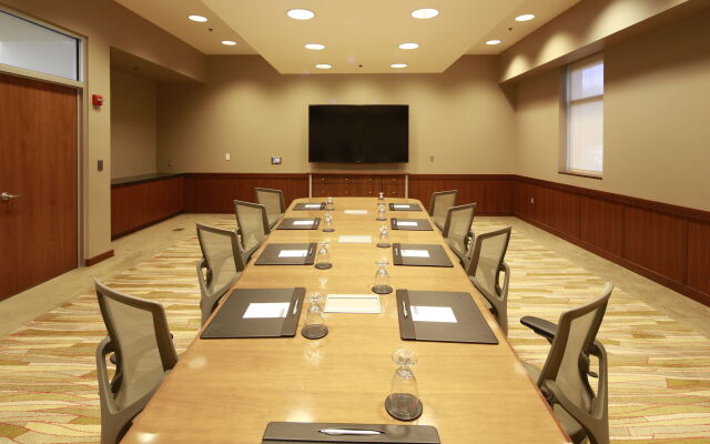 I Hotel And Illinois Conference Center