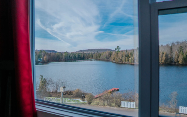 Auberge Lac du Pin Rouge