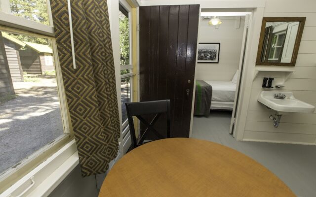 Swiftcurrent Motor Inn and Cabins - Inside the Park