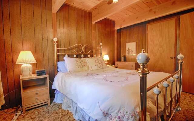 Classic Tahoe Bunkhouse Style Cabin #193